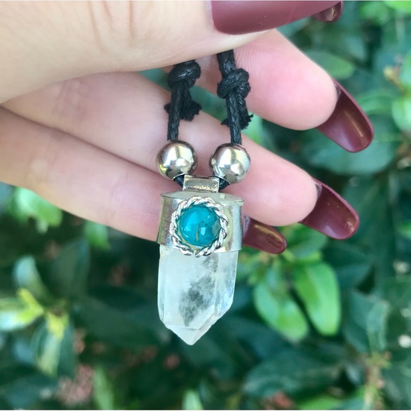 Clear Quartz Necklace 🤍 - Picture 2 of 3